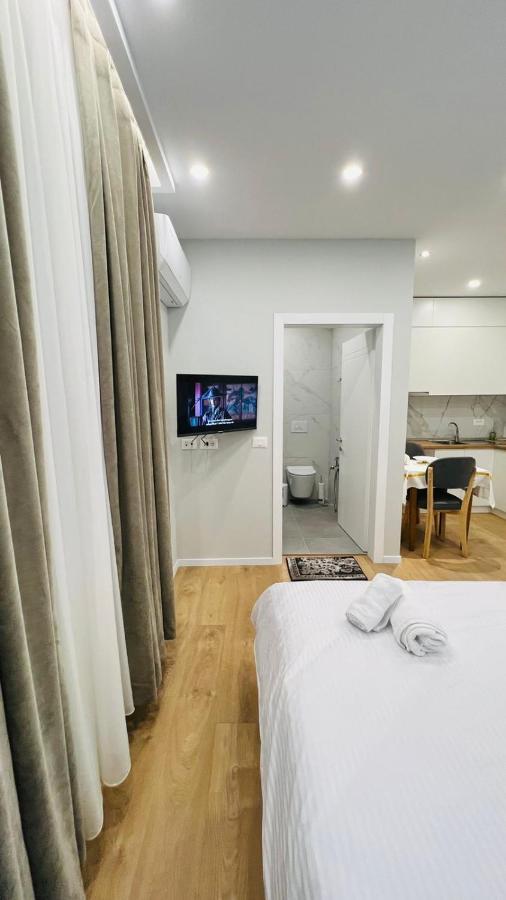 Kristi Apartments 01 Tirana Bagian luar foto