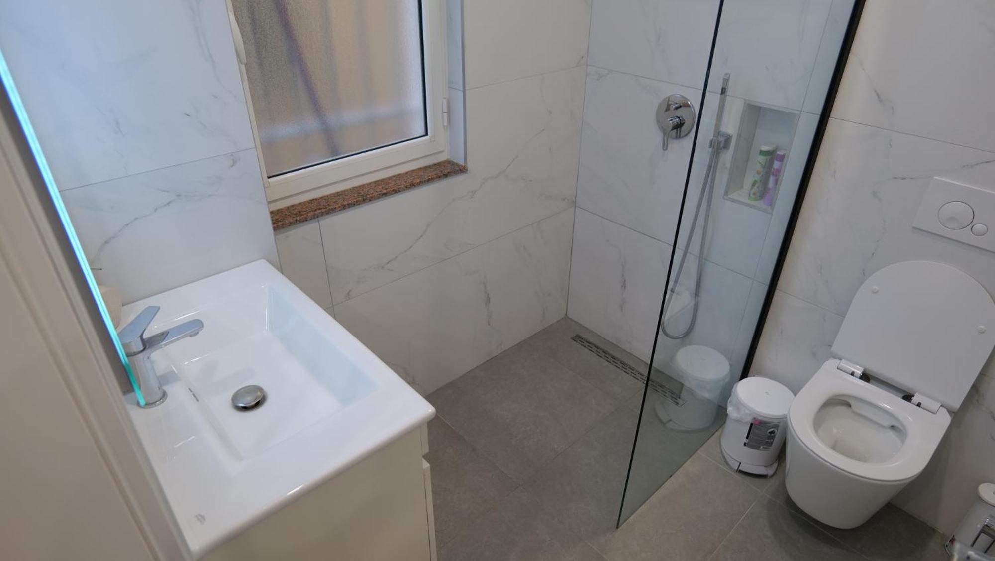 Kristi Apartments 01 Tirana Bagian luar foto